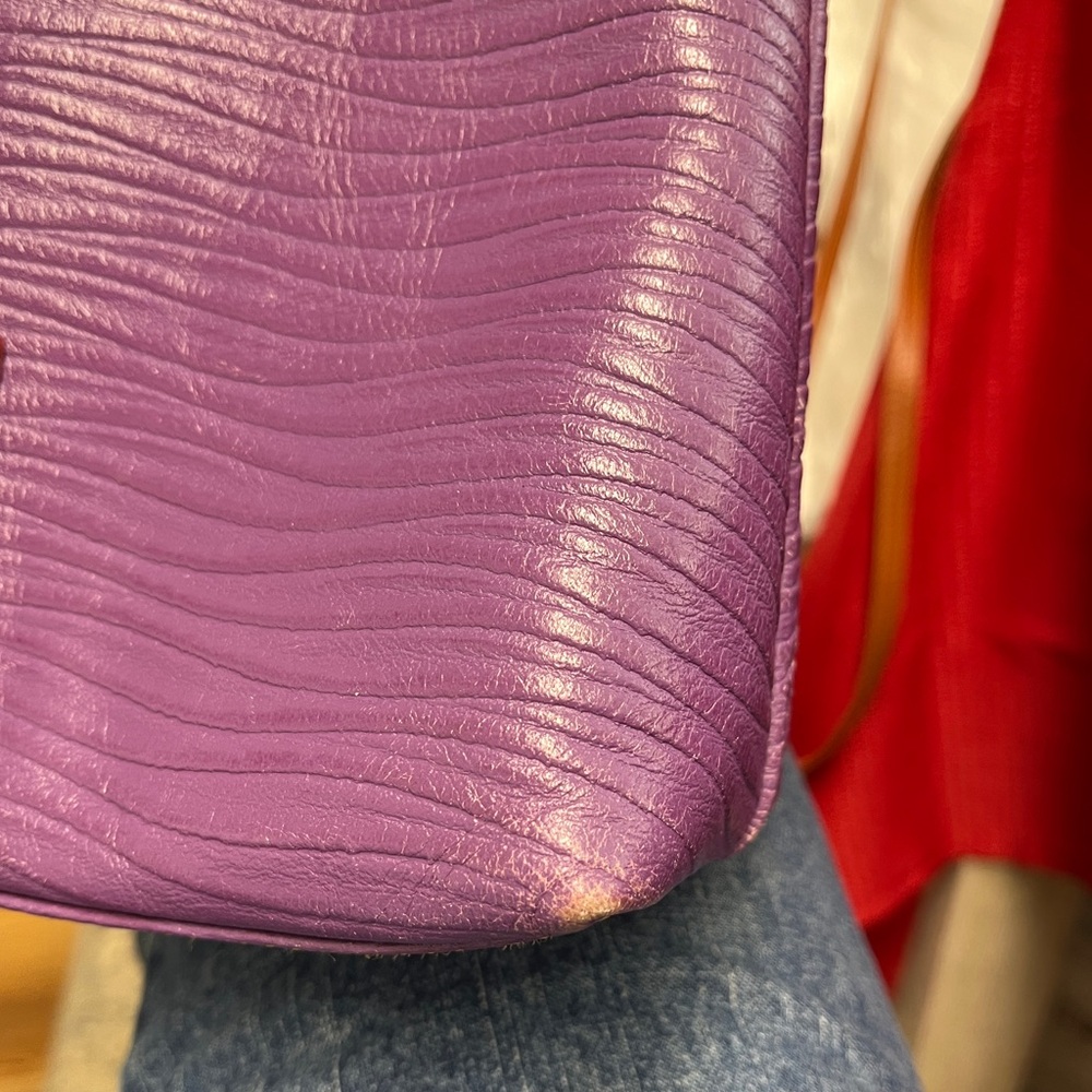 Dooney & Bourke Purple Leather crossbody, 9.5x7.5x3”, EUC, corners rubbed color - Picture 3 of 6